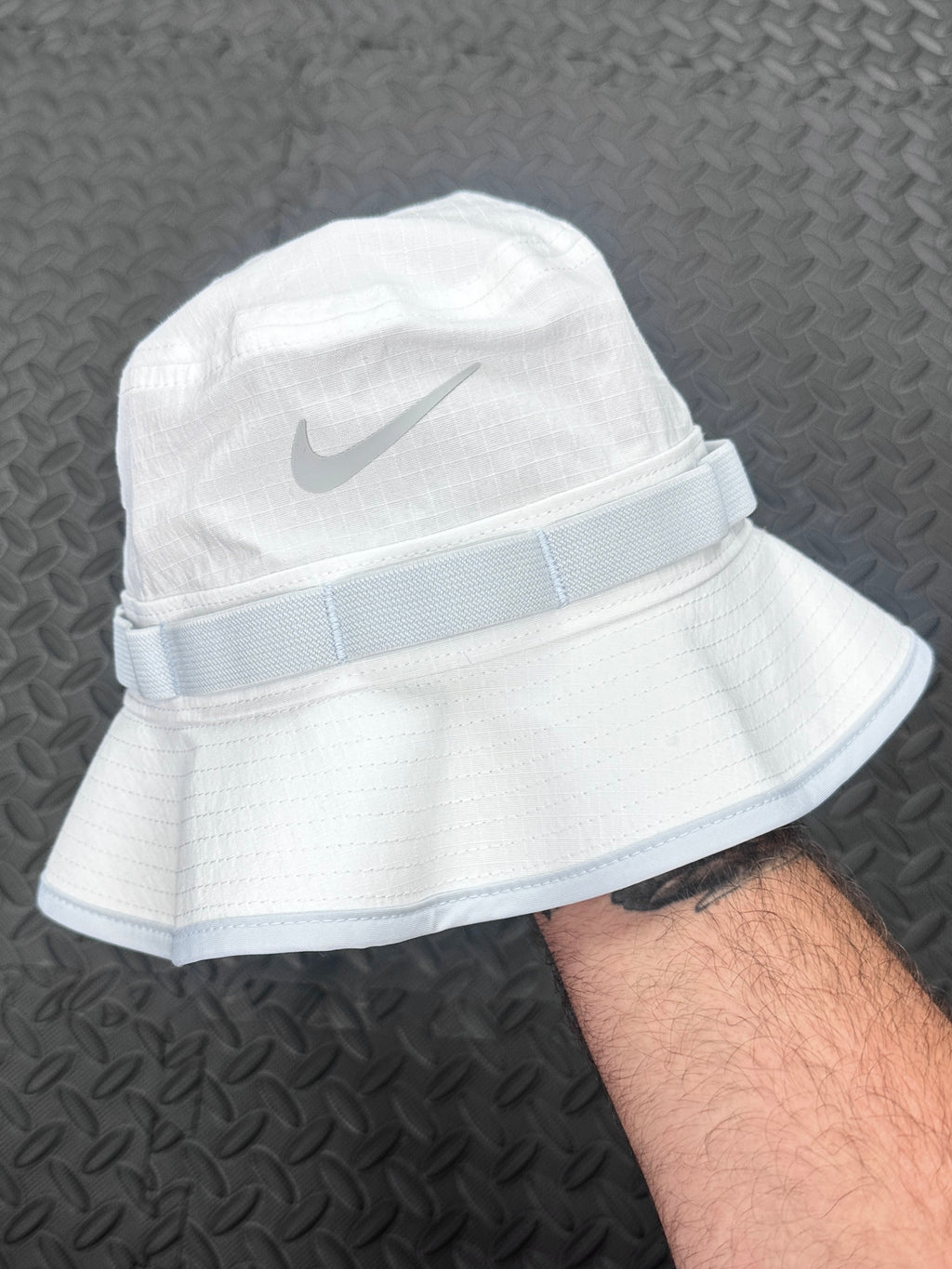 BOONEY BUCKET HAT ‘WHITE’