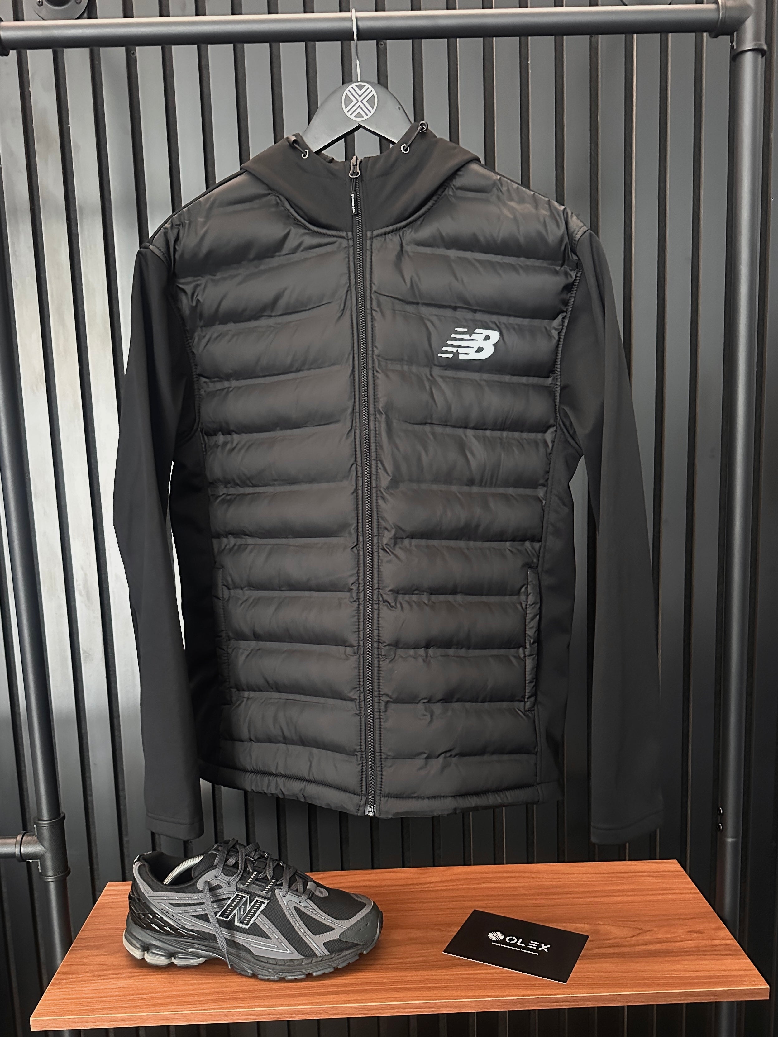 NB HYBRID JACKET ‘BLACK’
