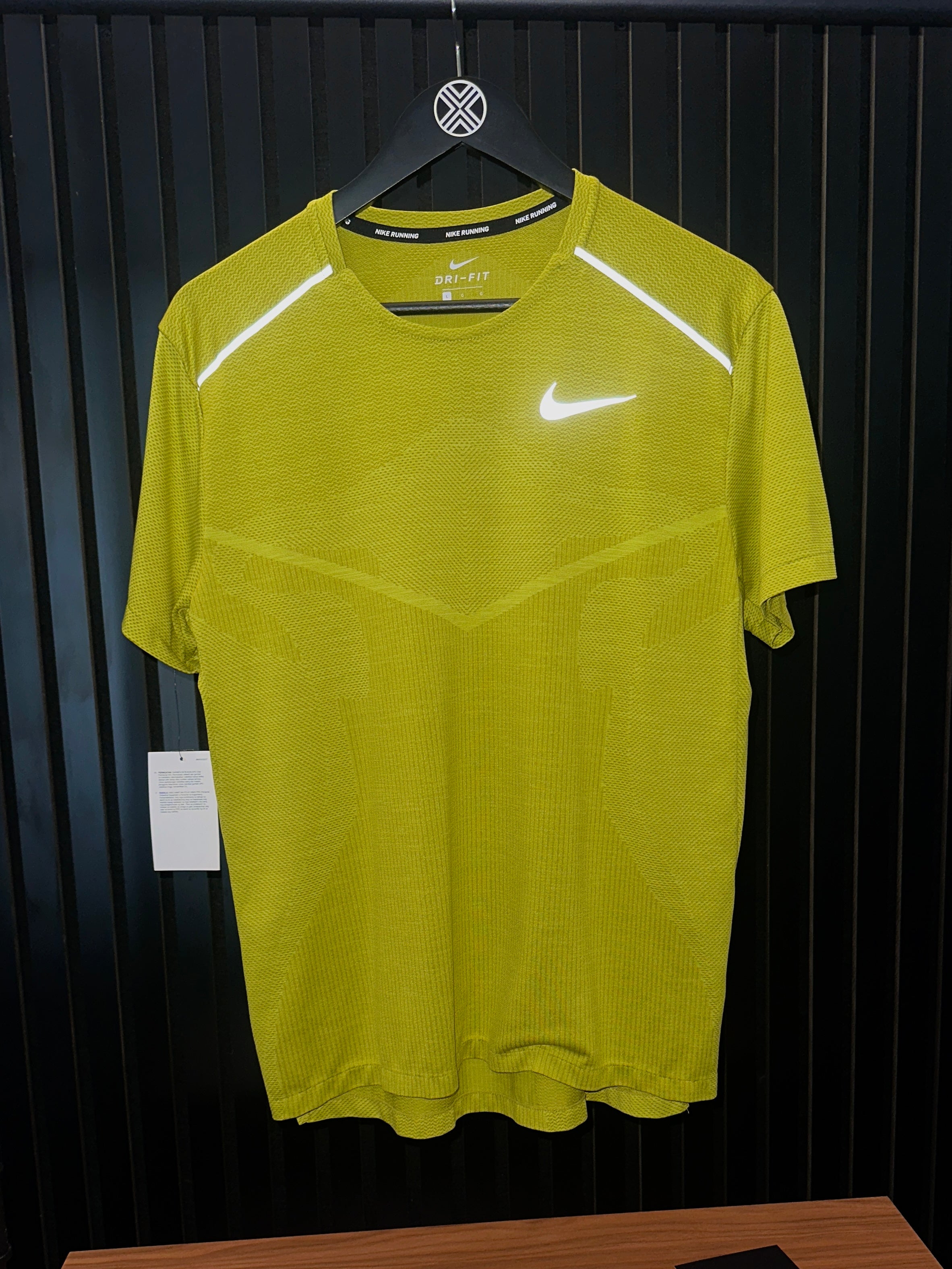 NIKE 2016 TECHKNIT MILER T-SHIRT BRIGHT CACTUS