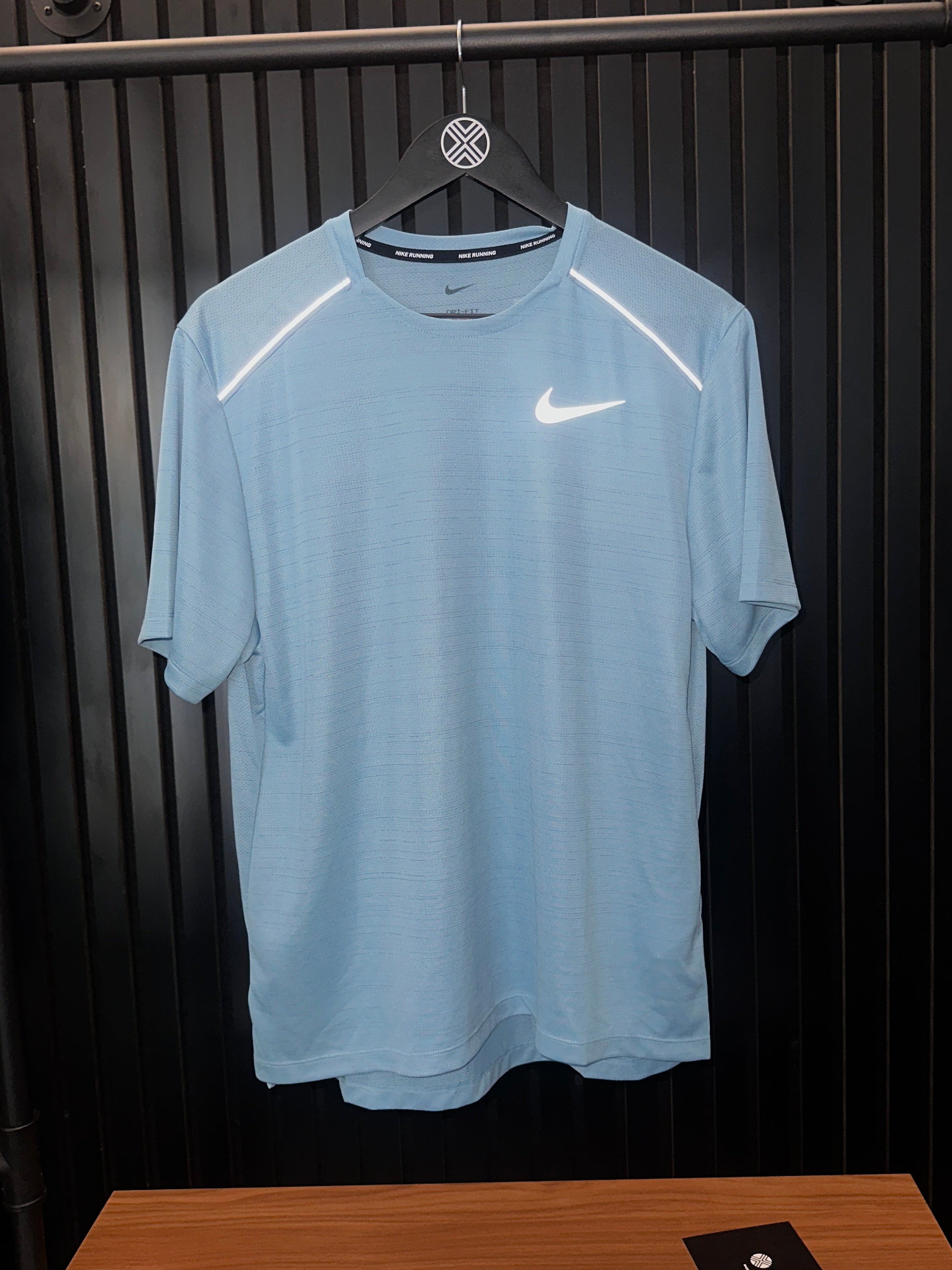 NIKE MILER T-SHIRT WORN BLUE