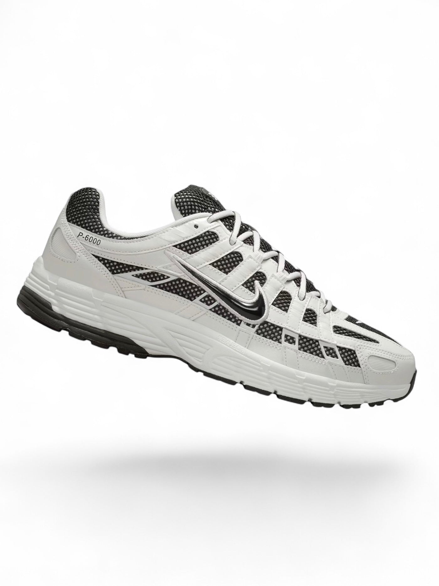 Nike P6000 Sail/Off Noir