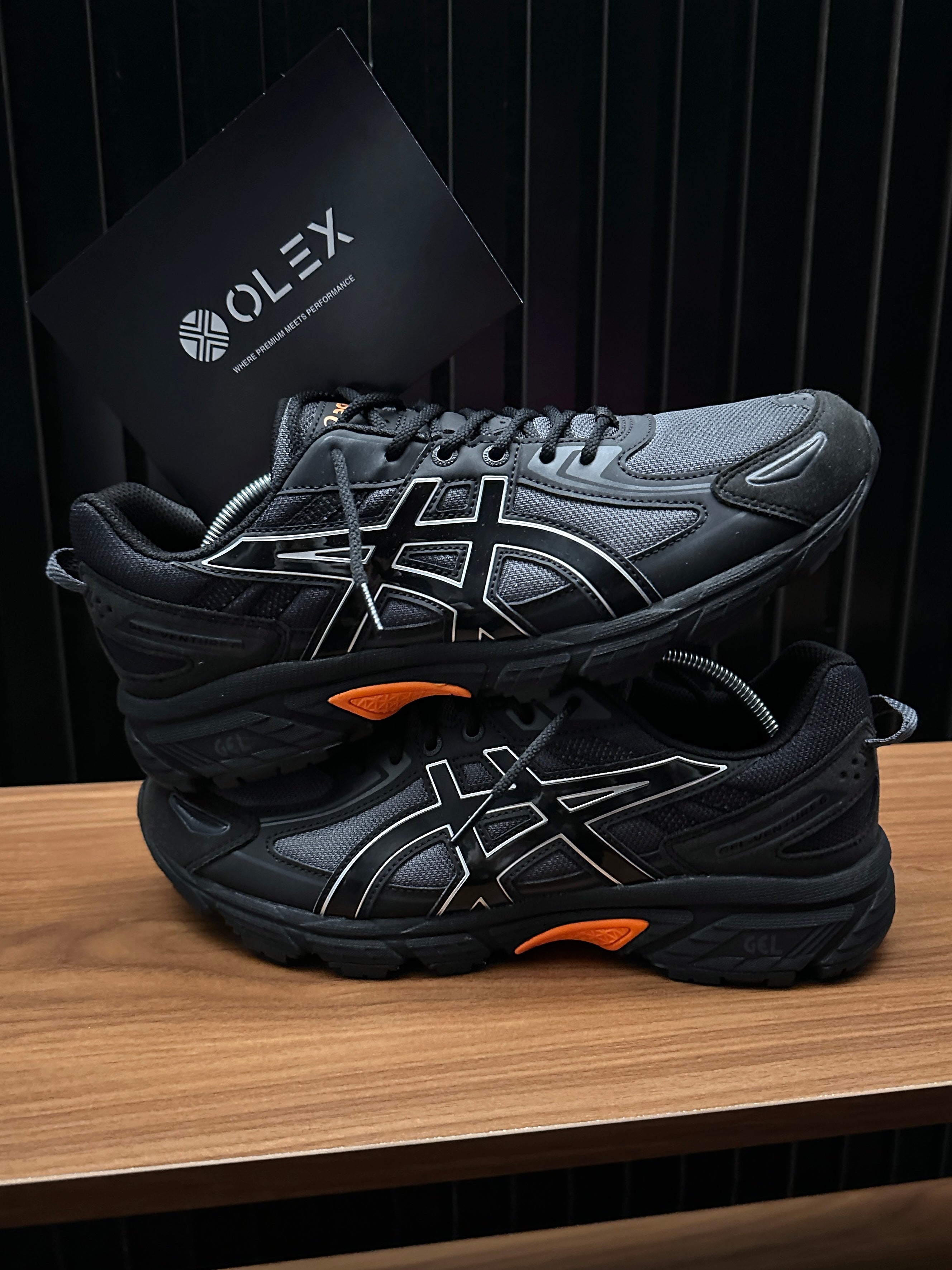 GEL VENTURE 6 ‘BLACK/SHOCKING ORANGE’