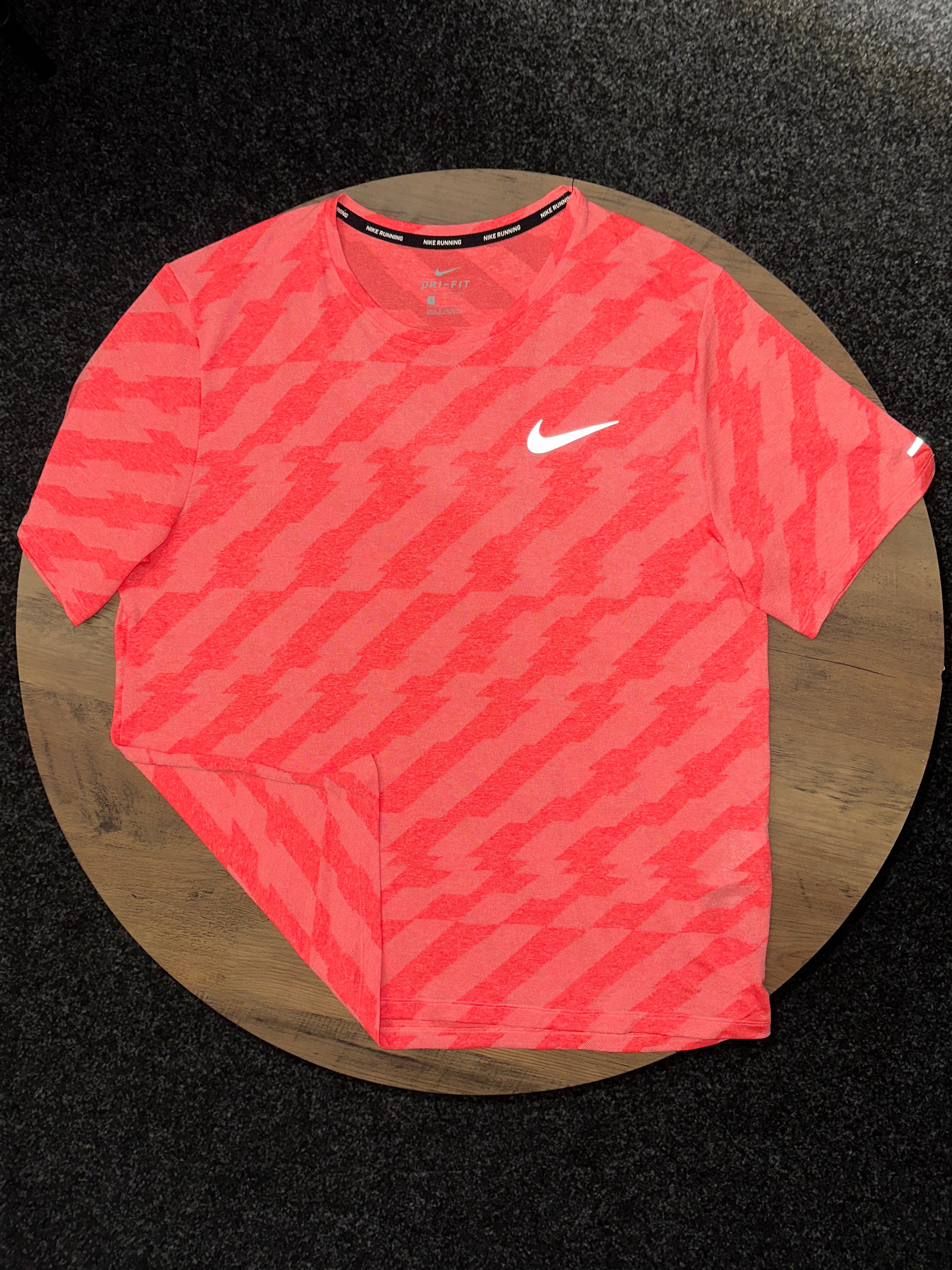 NIKE JACQUARD MILER BRIGHT CRIMSON